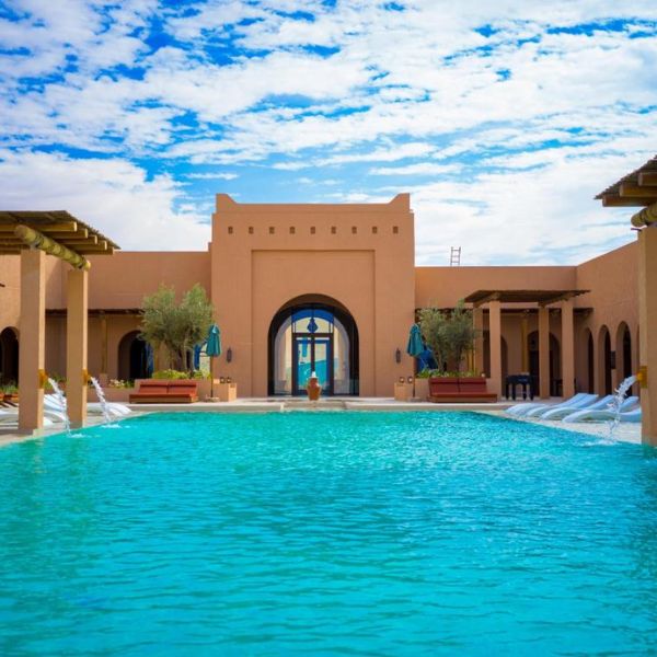 Bab Al Nojoum Bateen Liwa front view