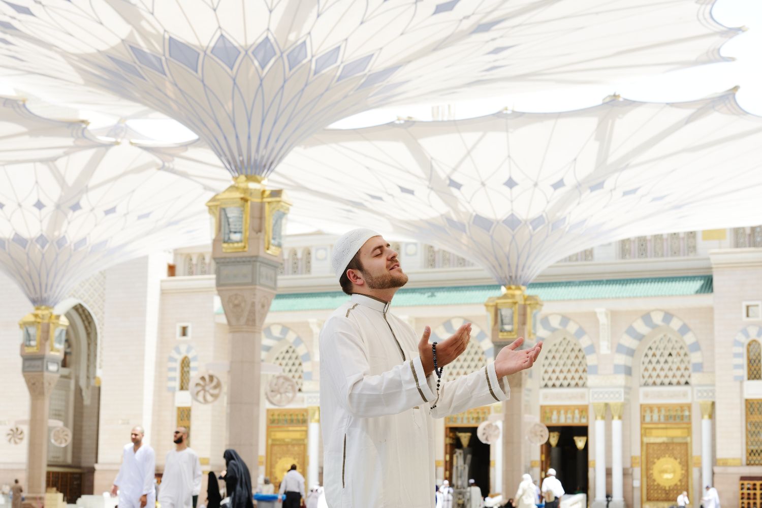 Halal Haven: A Guide for Indian Muslim Travelers in Dubai