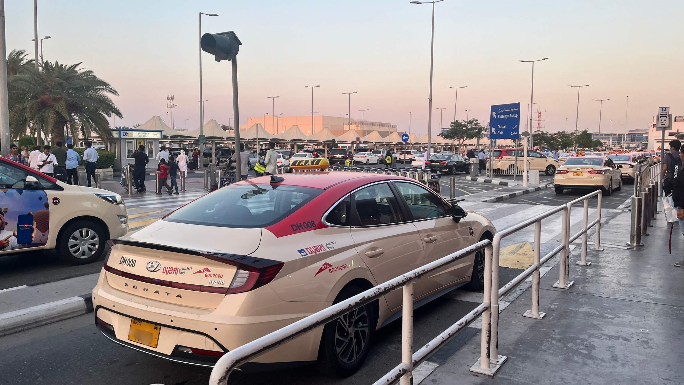 Dubai airport transfer options taxi, private car, and more