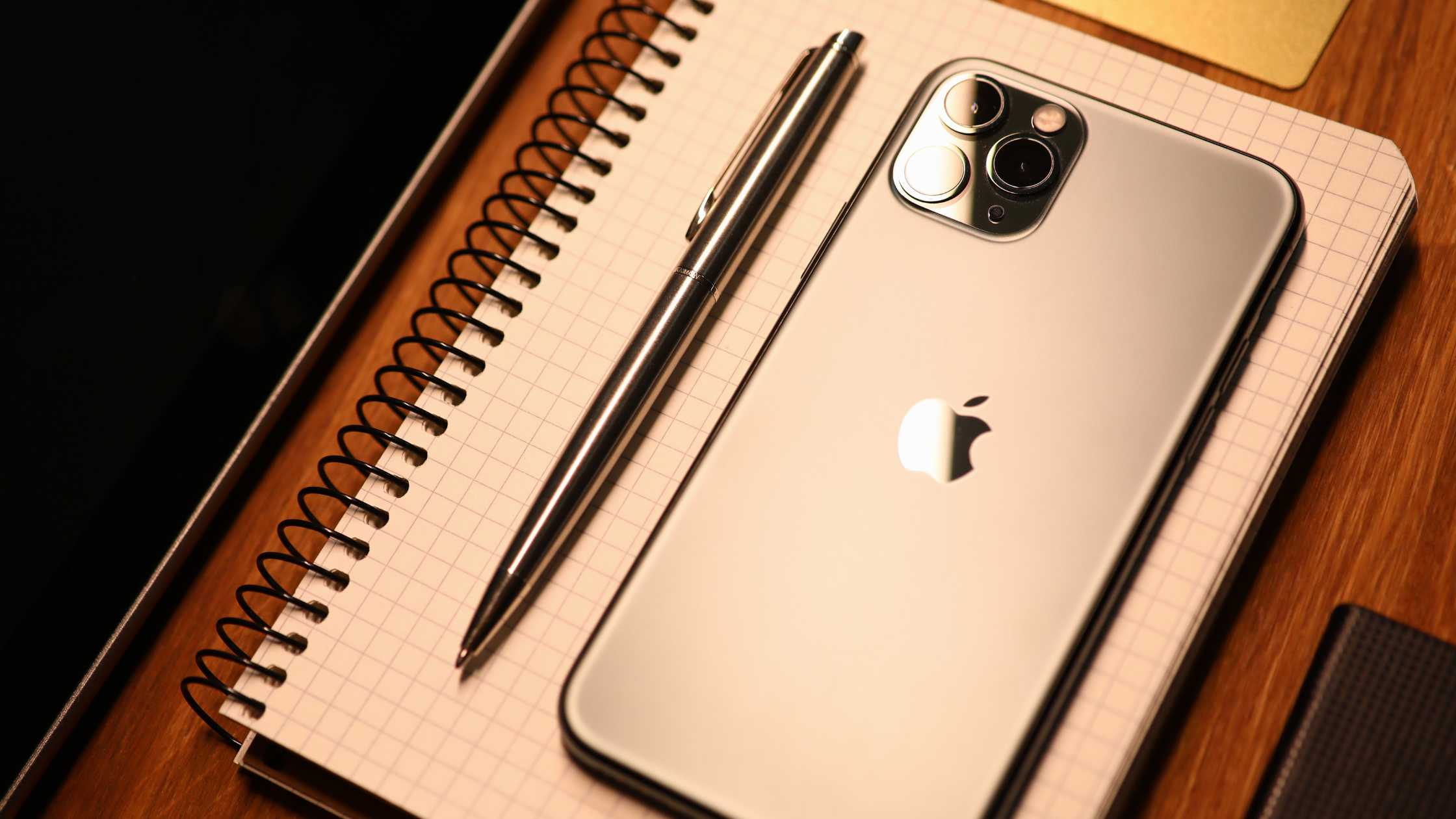 Apple Store Dubai: Where Cutting-Edge Tech Meets Opulent Shopping