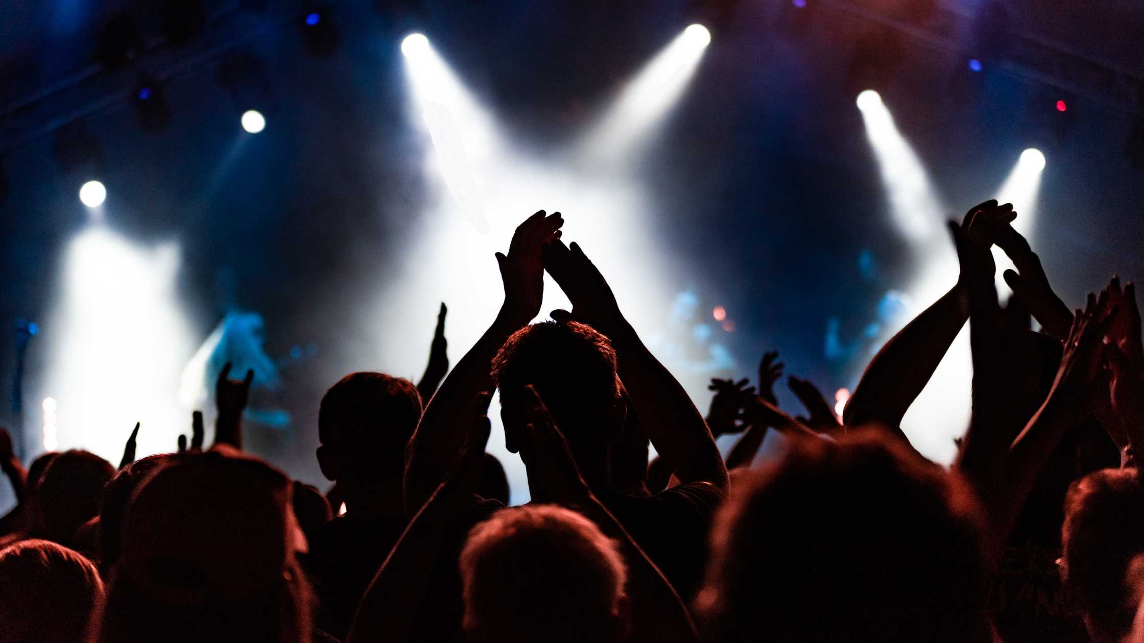 Vibrant Vibes: Indian Nightlife Experiences in Dubai