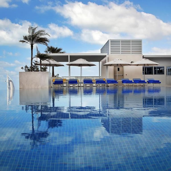 Grand Cosmopolitan Hotel front view