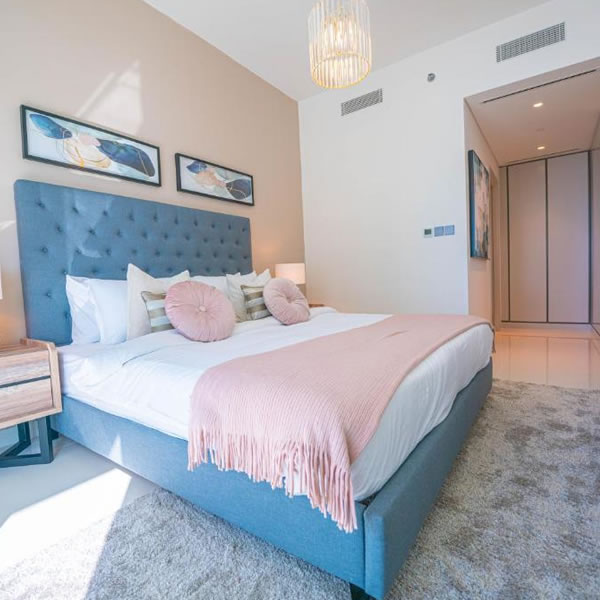 Luton Vacation Homes - Beachfront Sunrise Bay Tower front view