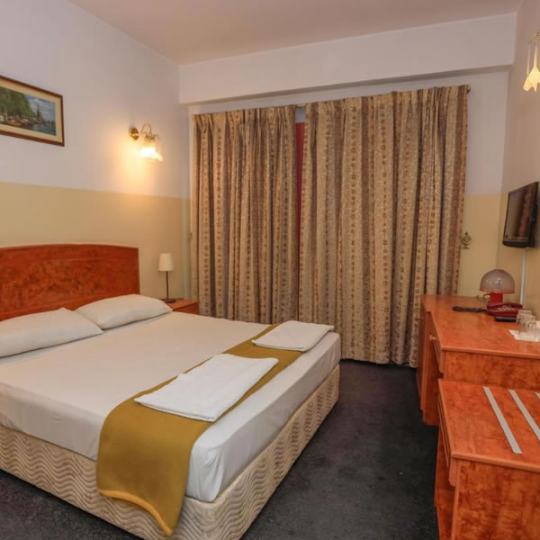 Queens Hotel front view