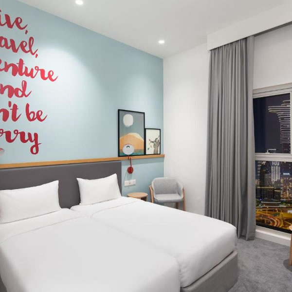 Rove City Walk front view