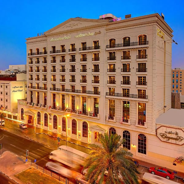 Royal Ascot Hotel front view